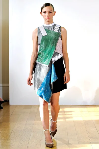 Look 14